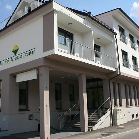 Hotel Oskar Hrib-Loski Potok Buitenkant foto