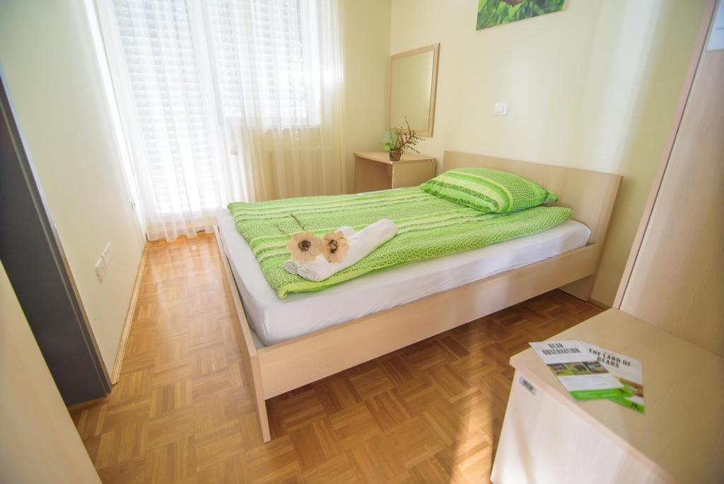 Hotel Oskar Hrib-Loski Potok Buitenkant foto